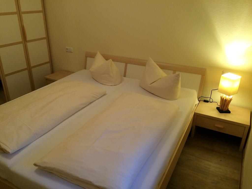 Apartments Clara Garmisch-Partenkirchen Oda fotoğraf
